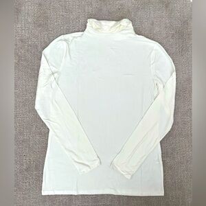 Turtle neck long sleeve top